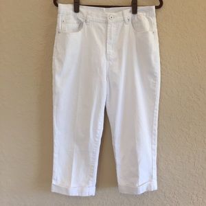 DG2 Diane Gilman White Cropped Jean Sz 10